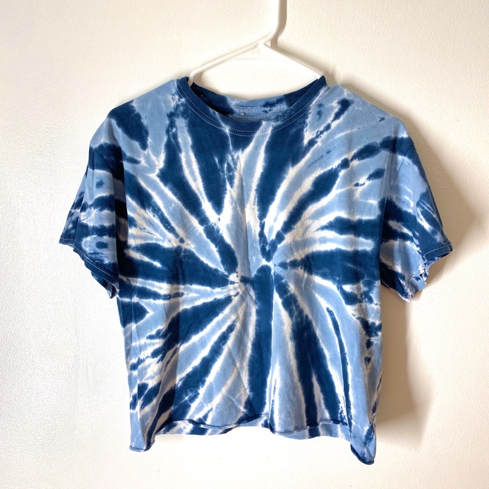Blue Tie Dye Cropped Tee